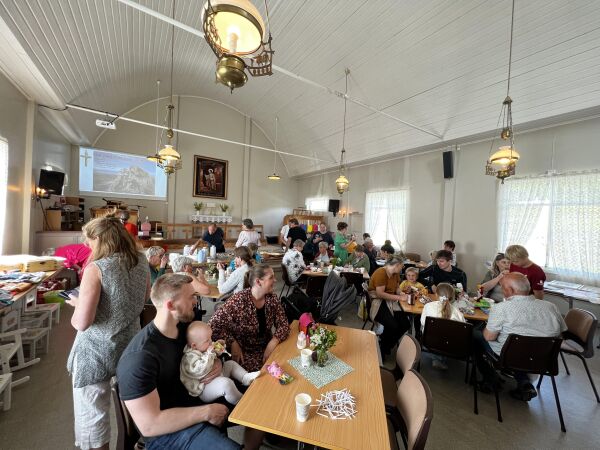 Suksess for kunstkafé på Longva