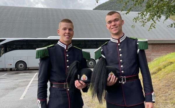 På  eventyr i kongens klede