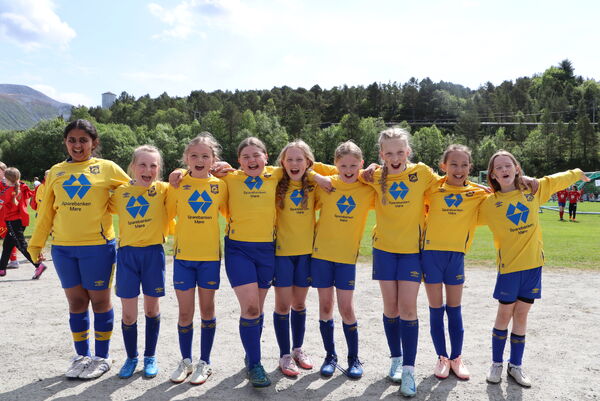 Stor fotballfest i Brattvåg