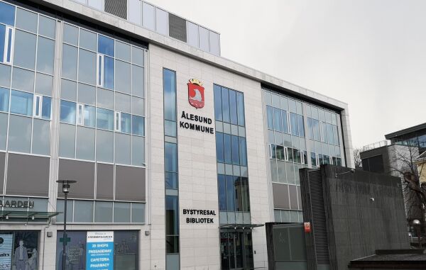 Held pressekonferanse om koronasituasjonen