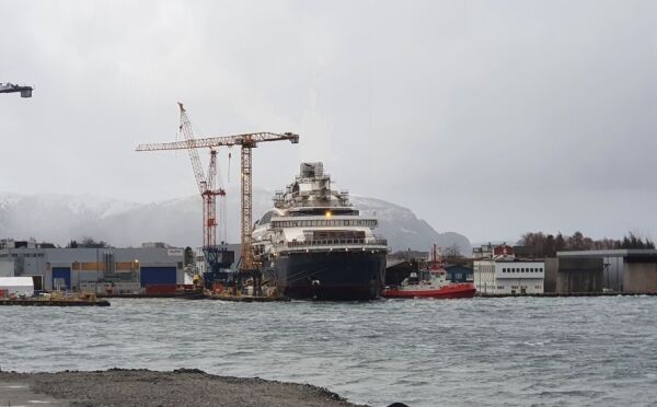 Evakuerer arbeidarar på cruisebåt i Søvika