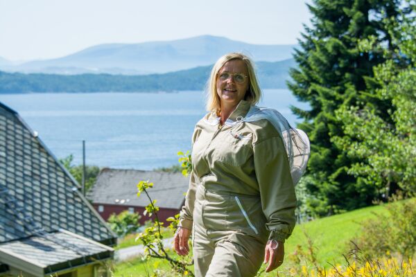 Fann «summetonen» og starta med birøkt