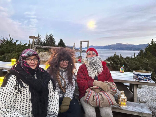 Trolla møtte barna i Eventyrskogen
