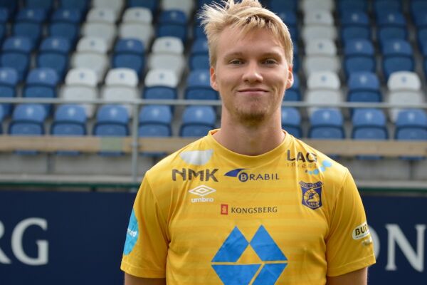 Ein ut og to inn for Brattvåg