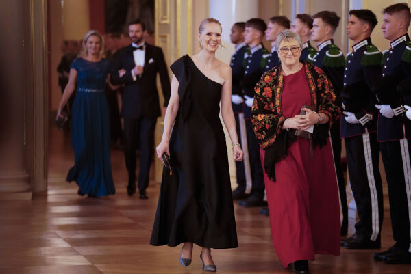Frå Nordøyane til det kongelege slott