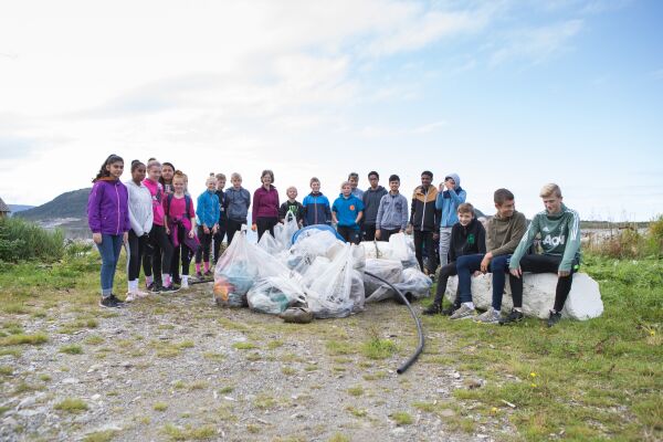 Fann alt frå plastposar til båtmotor
