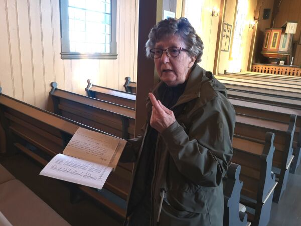 Makelaus 500 år gammal klokke i Fjørtoft kyrkje