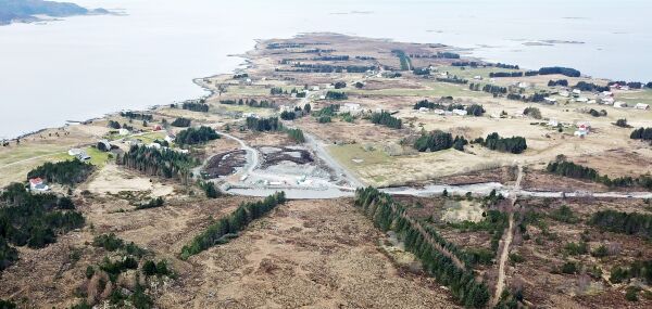 Stein frå Nordøyvegen selgast