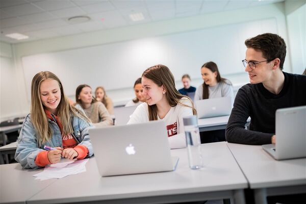 9403 søkarar fekk melding om skuleplass