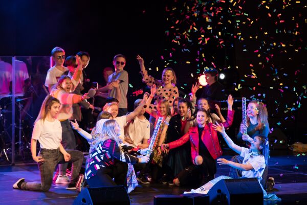 Fullsett sal under jubileums-show