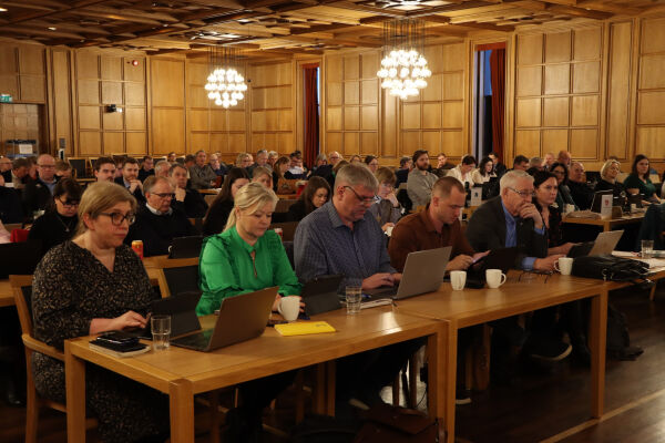 Sjå direkte--sendinga her