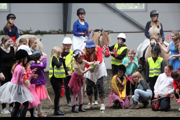Rideshow med Nordøyvegen som tema