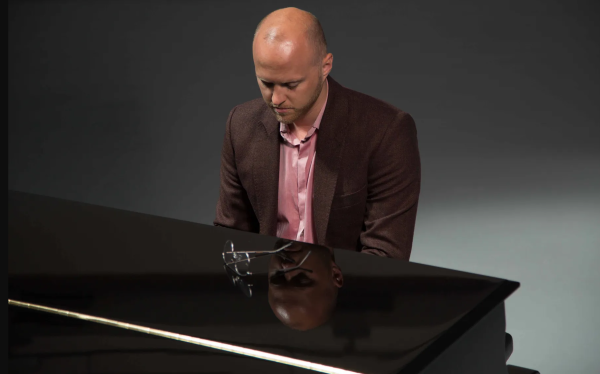 Jazzpianist speler i Vatne kyrkje til helga