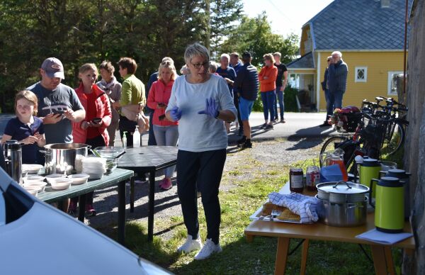 Rekordmange på årets rabarbragrautfestival