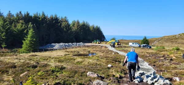 Forbetrar over 1,6 kilometer lang veg opp på fjellet