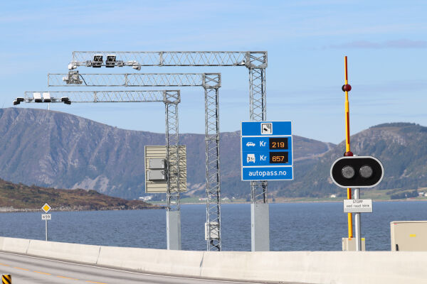 Sve, Nordøyvegen og bompenger