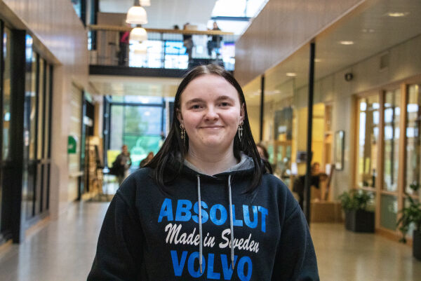Frida (17) skal jobbe på legekontor i Spania