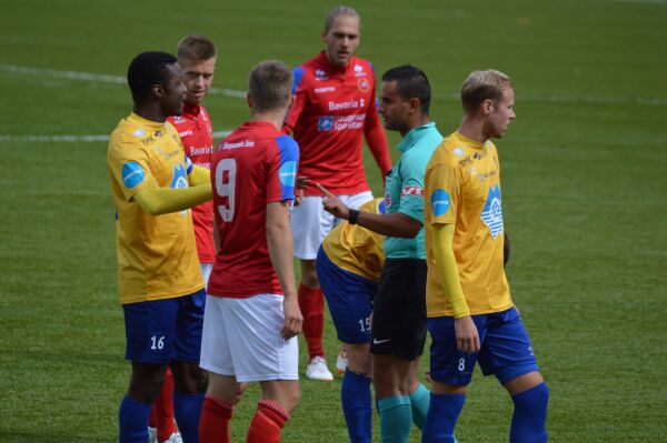 Tøff bortekamp utan forsvars-ess