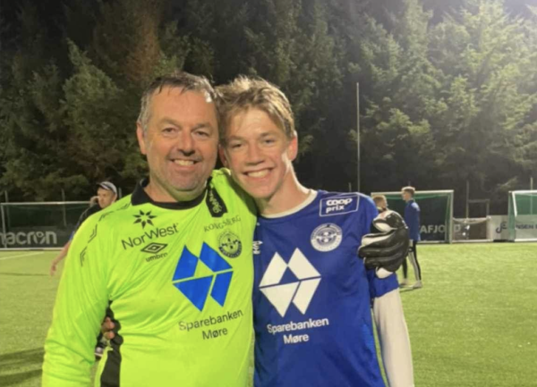Kasper skåra like mange som faren slapp inn