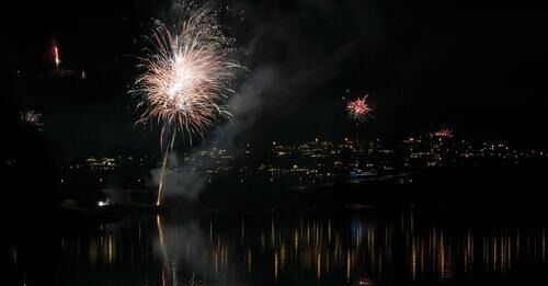 Felles fyrverkeri i Tennfjord