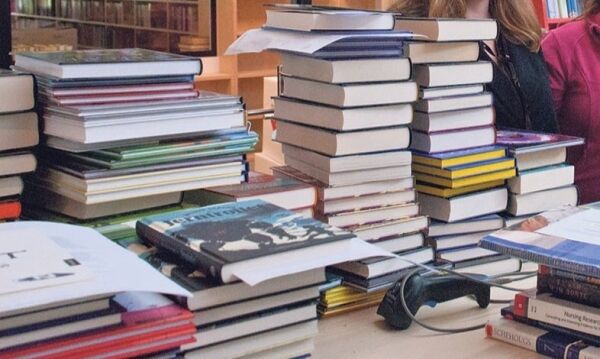 Forsiktig gjenopning av biblioteka