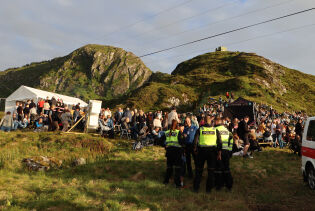 Ungdom bortvist frå festival og bilførar stoppa