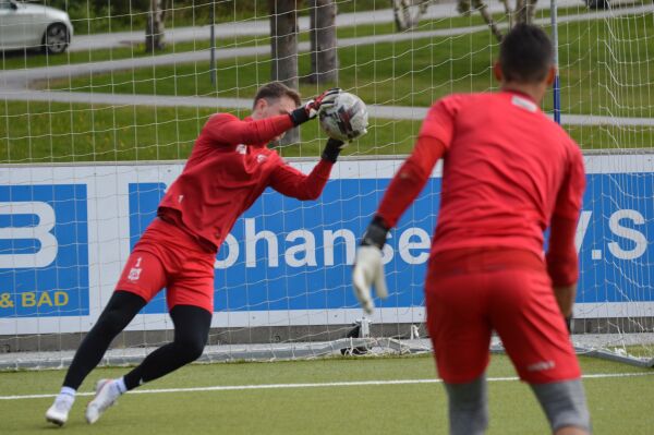 BIL-keeper reiser - «ny» målvakt inn
