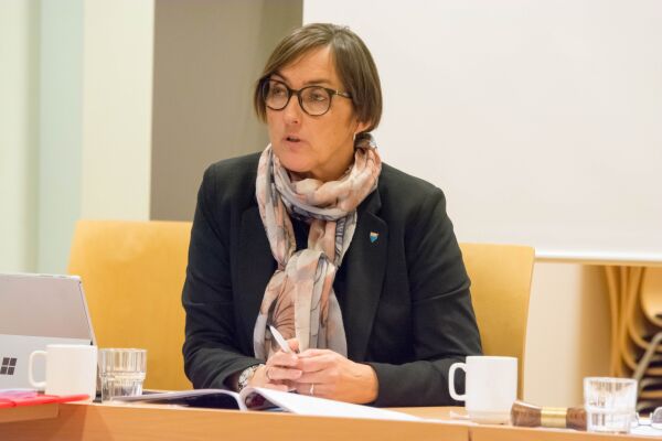 Rådmannen legg fram det siste budsjettet for Haram kommune