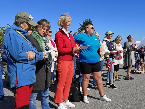 Skulder ved skulder med bygdefolket