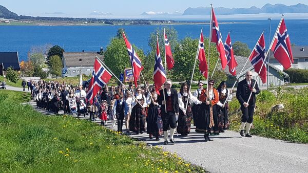 Nasjonalbiblioteket ber om 17. mai-hjelp frå folket