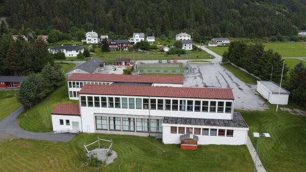Sankar inn namna for markering av Lepsøy skule
