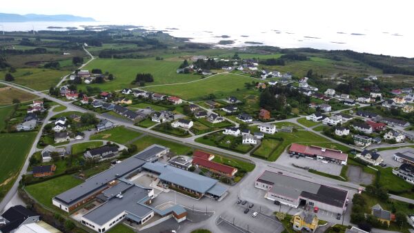 13 personar frå tidlegare Sandøy stiller til val