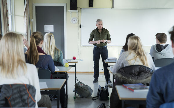 Regjeringa vil lovfeste at lærarar kan gripe inn fysisk mot elevar